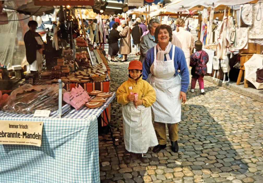 Oliva Jonasch, Markt in Zofingen mit Enkel Ciril Kölliker (1993)
